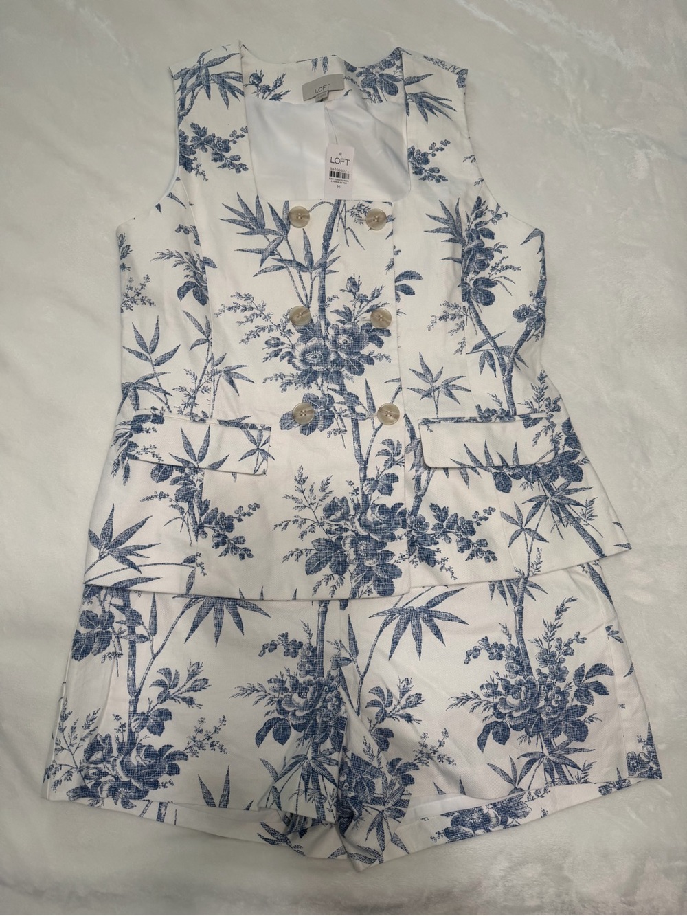 NWT Loft Cotton Linen Blue Toile Floral Vest and Shorts Set